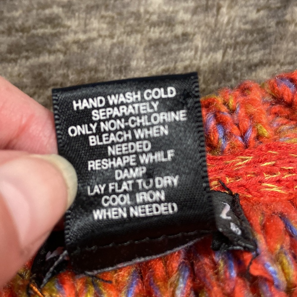 Wet Seal Womanโs Knit Sweater Size Medium (could work for a small) - Picture 11 of 13